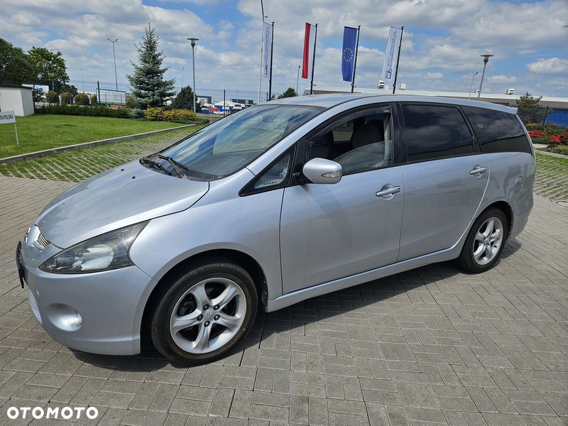 Mitsubishi Grandis 2.4 Intense - 10