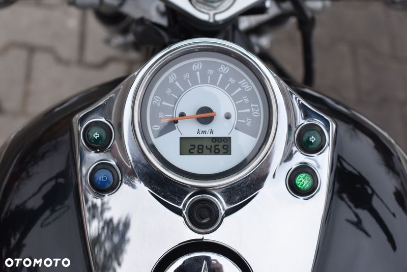 Suzuki Intruder - 30