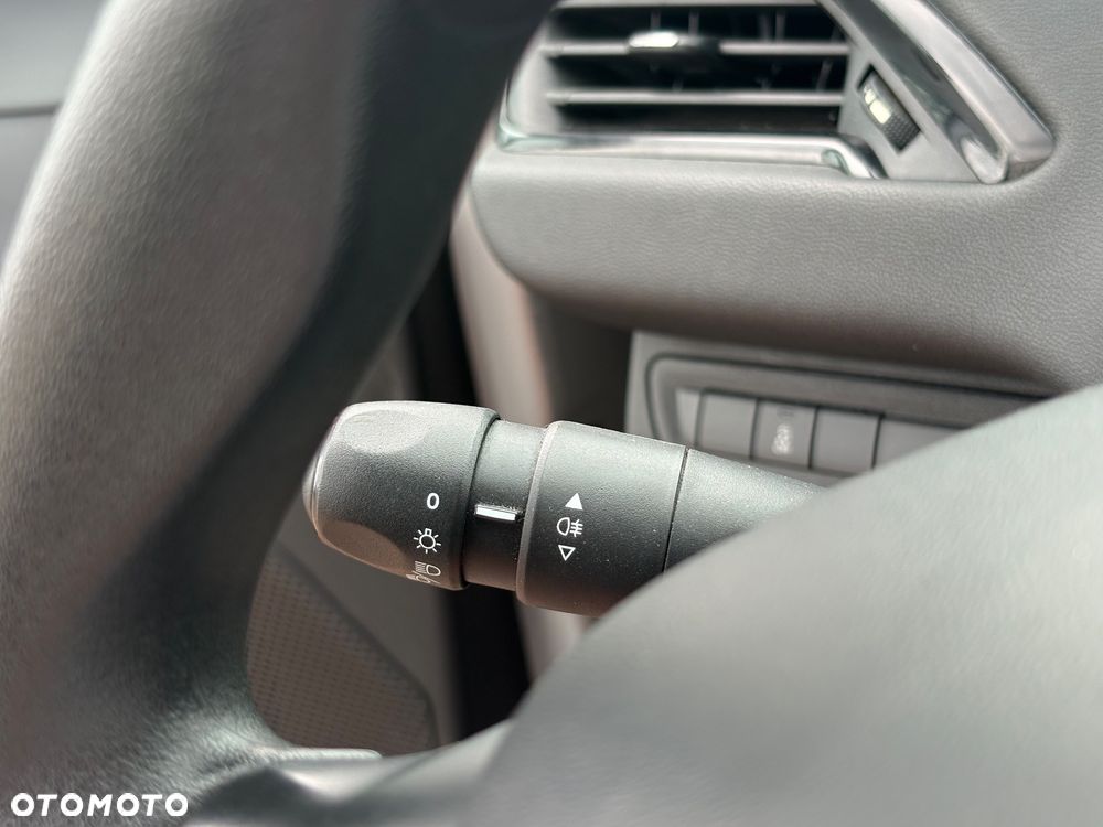 Peugeot 208 1.2 PureTech Active - 22