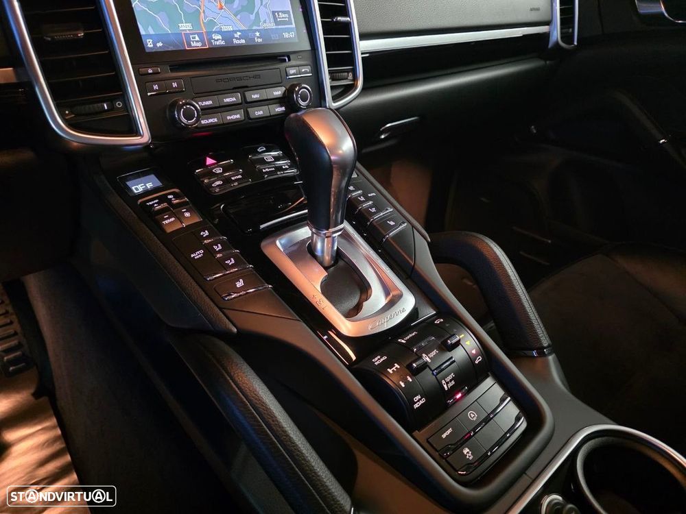 Porsche Cayenne Platinum Edition - 23