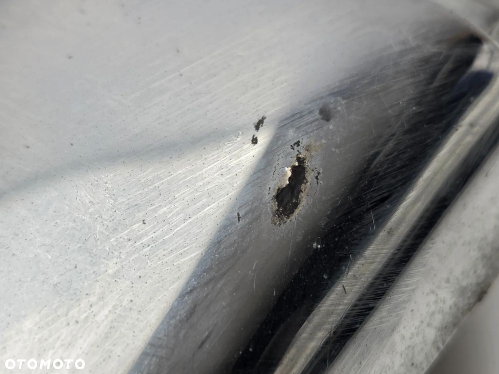 SUZUKI INTRUDER 125 LISTWA PŁOZA PRAWY LEWY  CHROM - 16