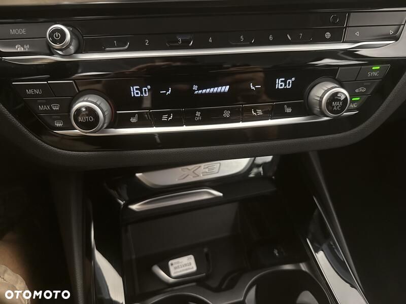 BMW X3 xDrive20d mHEV - 17