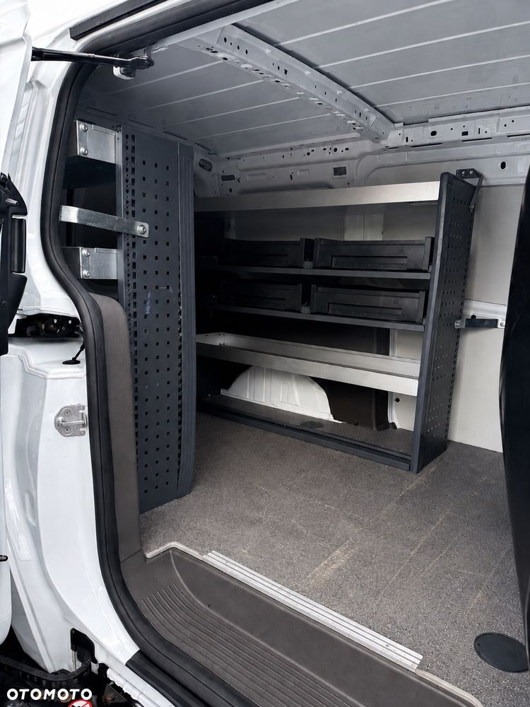 Ford Transit Connect - 8