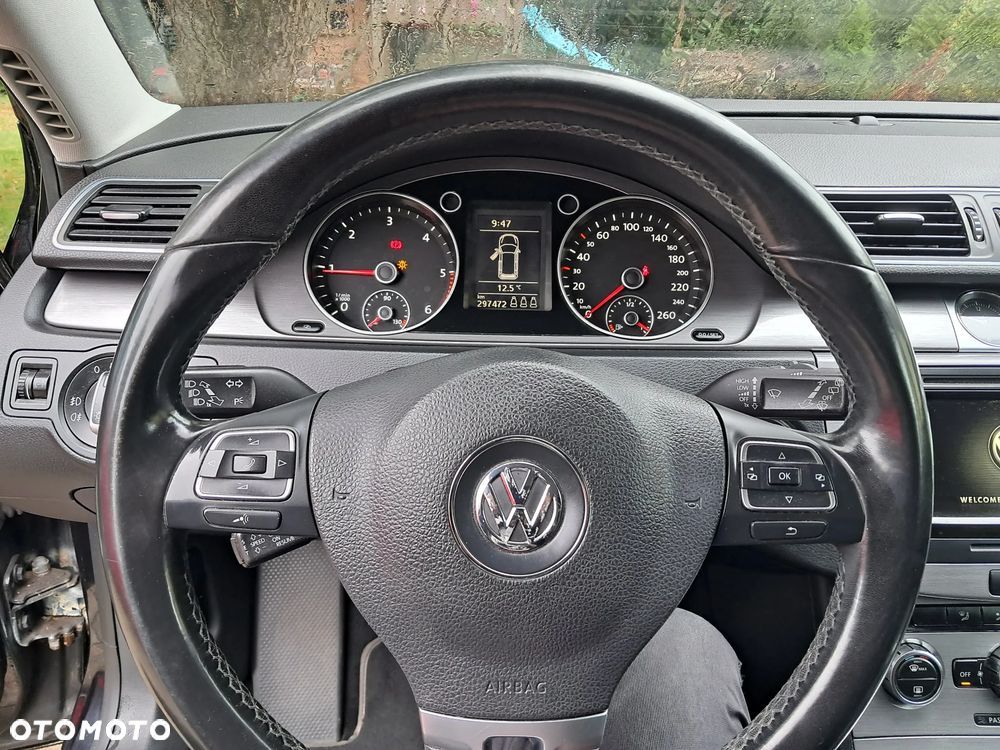 Volkswagen Passat - 14