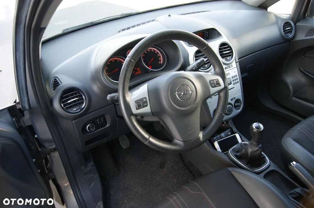 Opel Corsa 1.2 16V Energy - 9