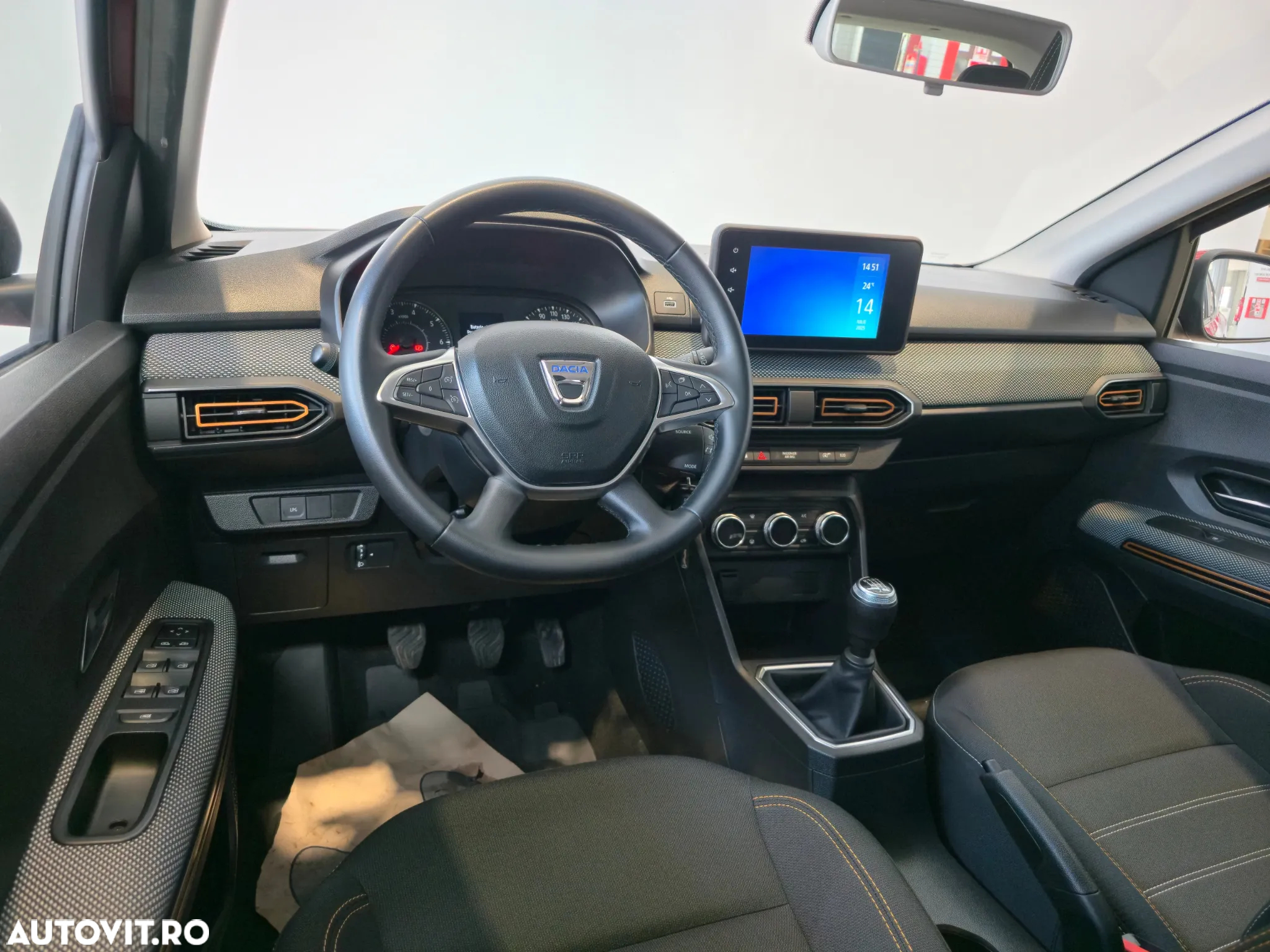 Dacia Sandero Stepway TCe 90 MT6 Comfort - 11