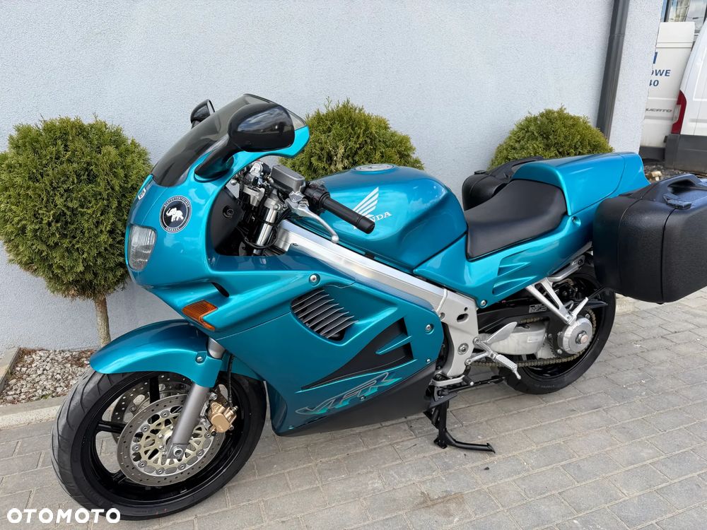 Honda VFR - 6