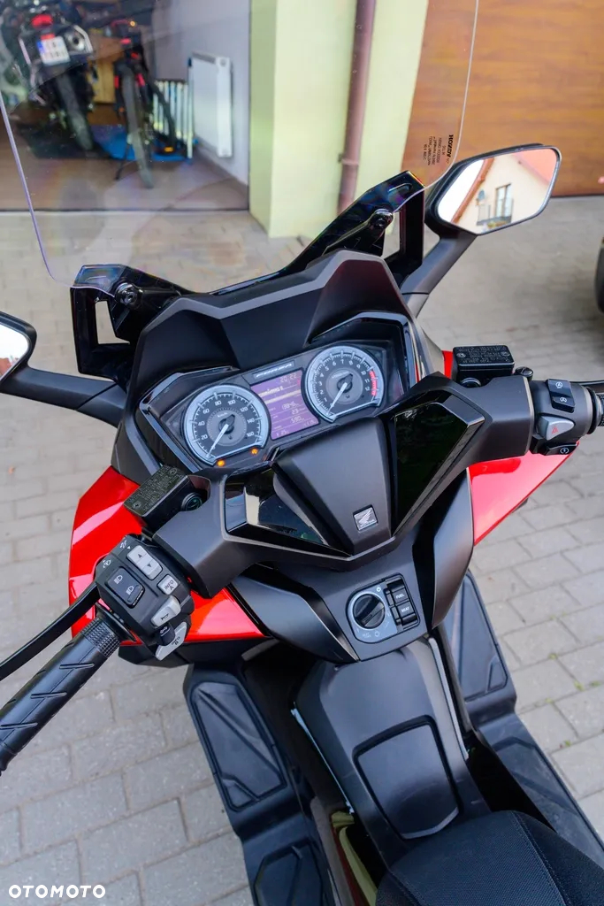 Honda NSS - 4