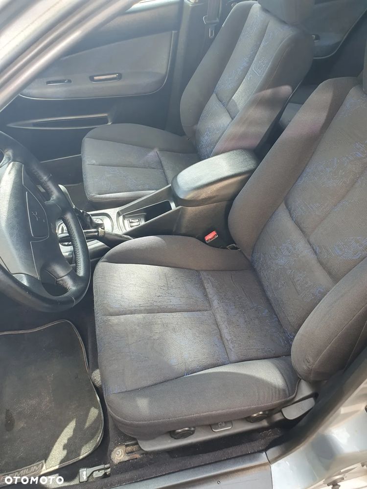 Mitsubishi Galant - 12