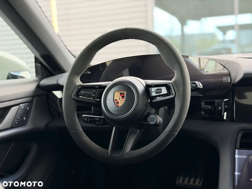 Porsche Taycan 105kWh 4 - 19
