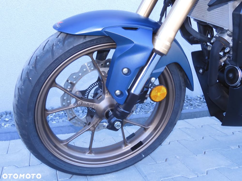Honda CB - 23