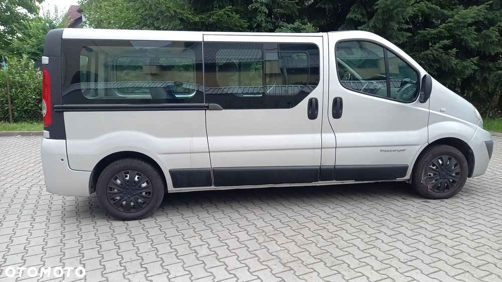 Renault Trafic 2.0 dCi 115 Passenger FAP L2H1 Expression - 17
