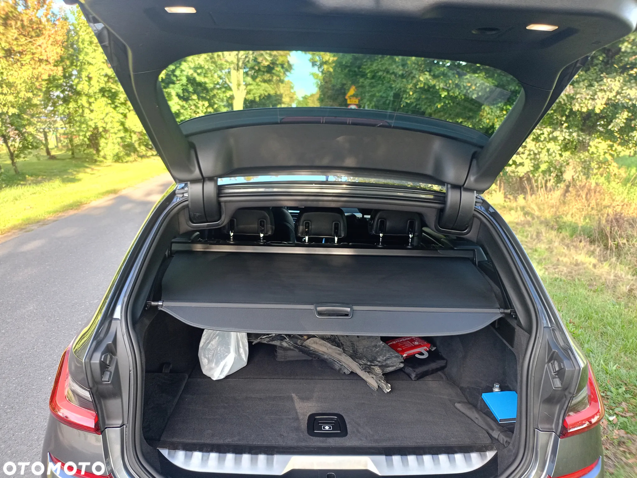 BMW Seria 3 330e Touring xDrive M Sport - 12