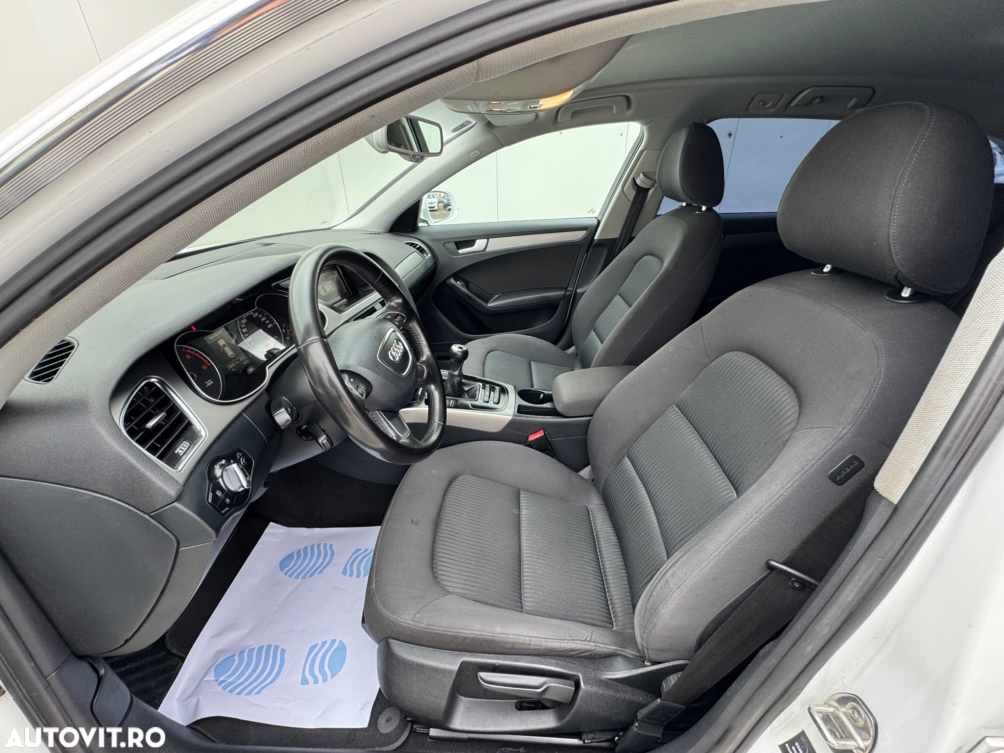 Audi A4 Avant 2.0 TDI DPF Ambition - 9