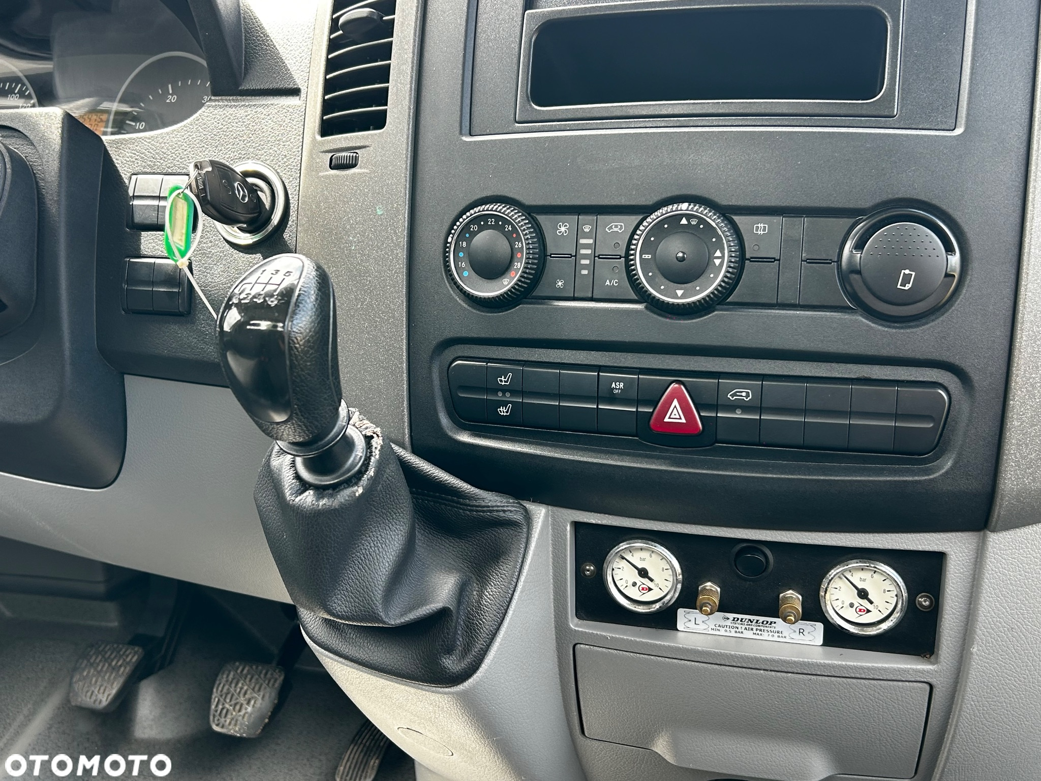 Mercedes-Benz Sprinter - 20