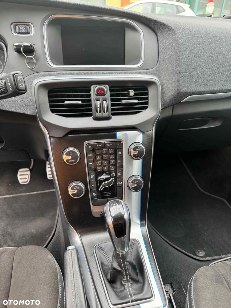 Volvo V40 D2 Drive-E Momentum - 6