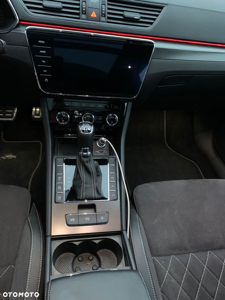 Skoda Superb 2.0 TSI 4x4 DSG Sportline - 9