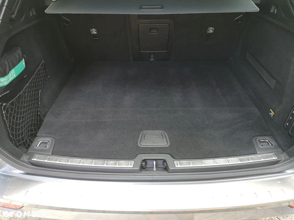 Volvo XC 60 T8 AWD Plug-In Hybrid R-Design - 29