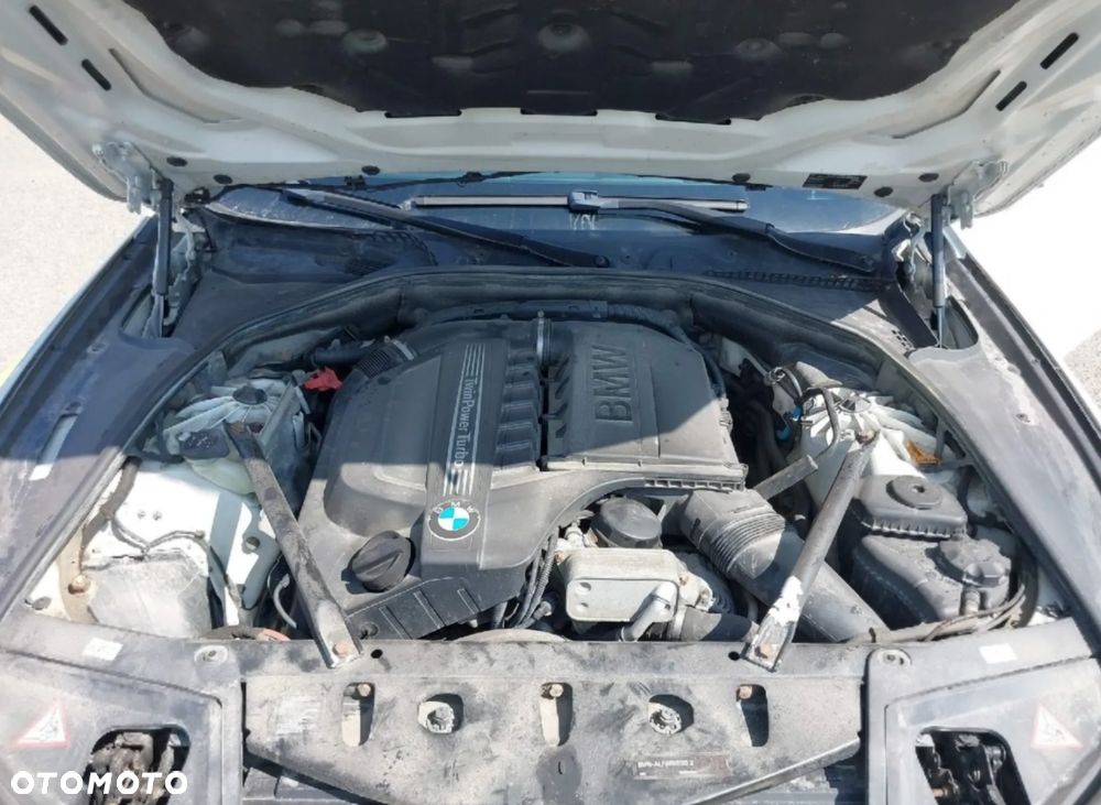 BMW Seria 5 535i xDrive - 16