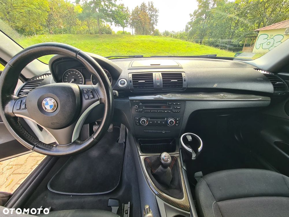 BMW Seria 1 120i - 26