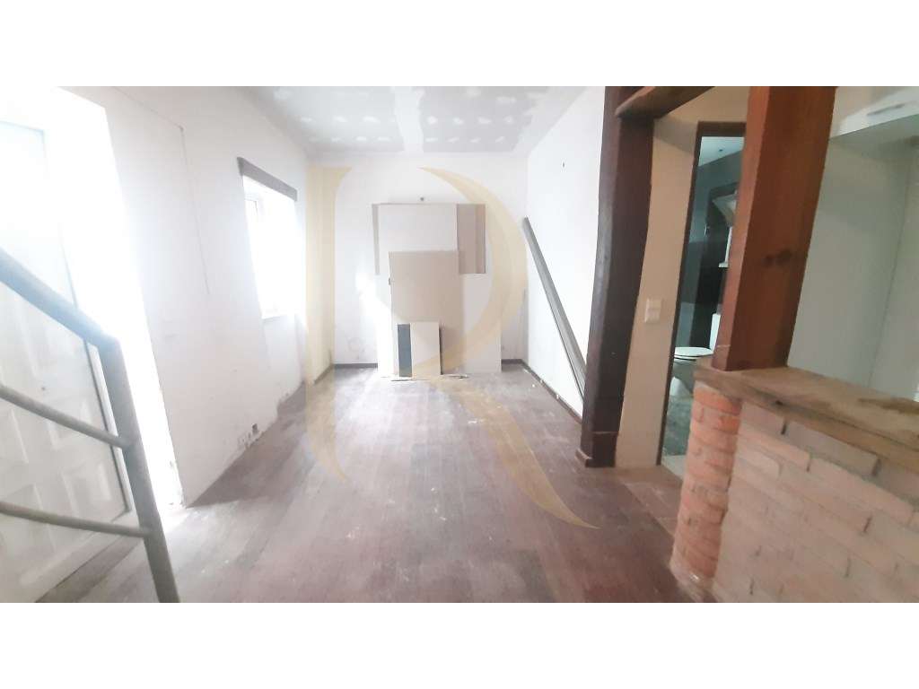Apartamento remodelado T1 com sótão na Torre da Marinha - Grande imagem: 4/8