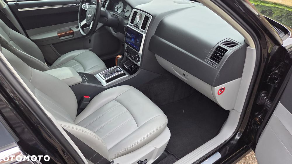 Chrysler 300C 3.0 V6 CRD - 14