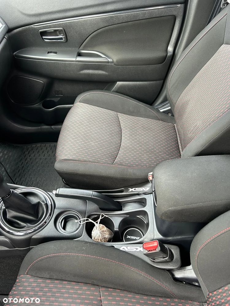 Mitsubishi ASX 1.6 Black Edition - 9