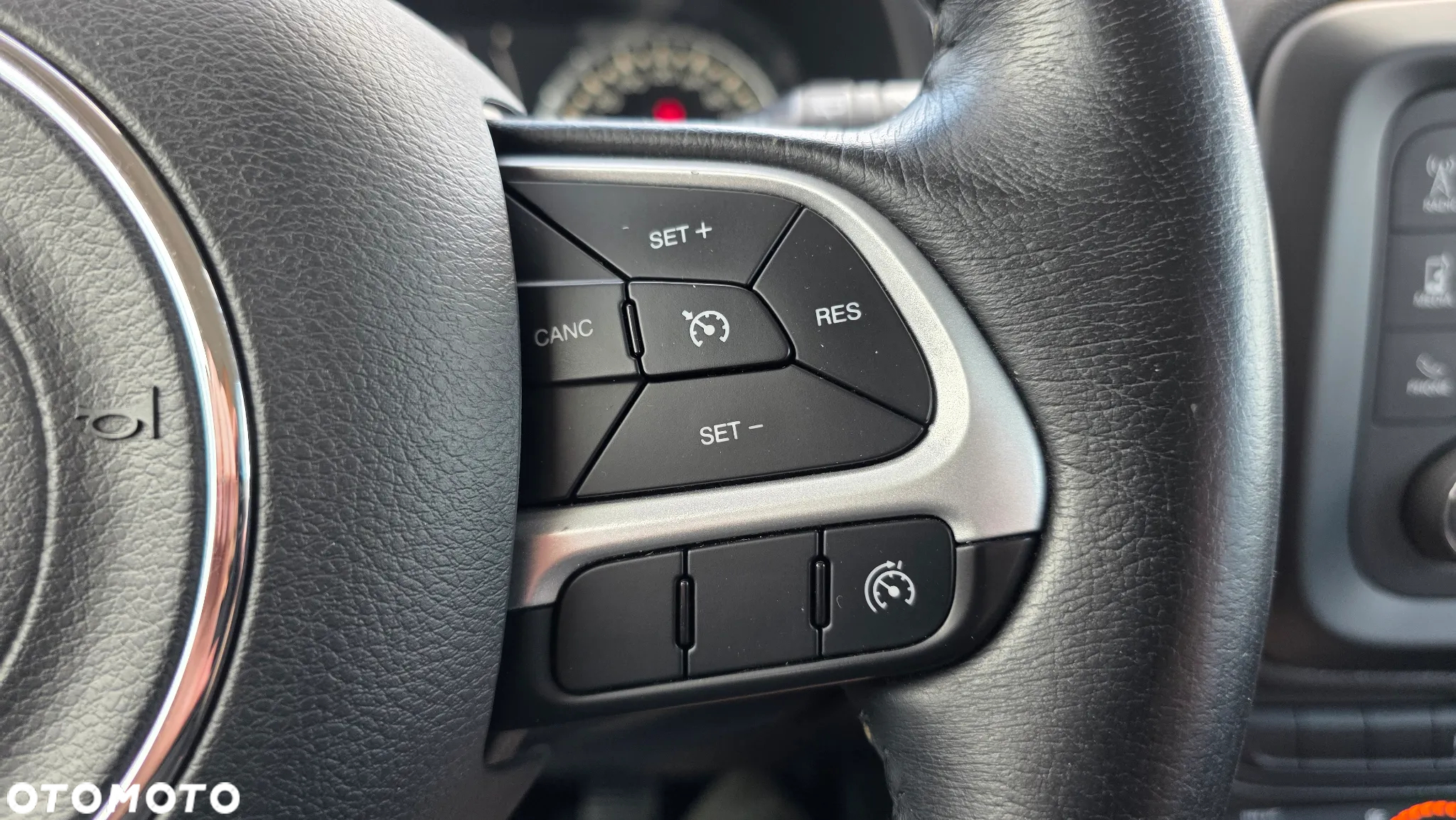 Jeep Renegade 1.4 MultiAir Longitude - 19