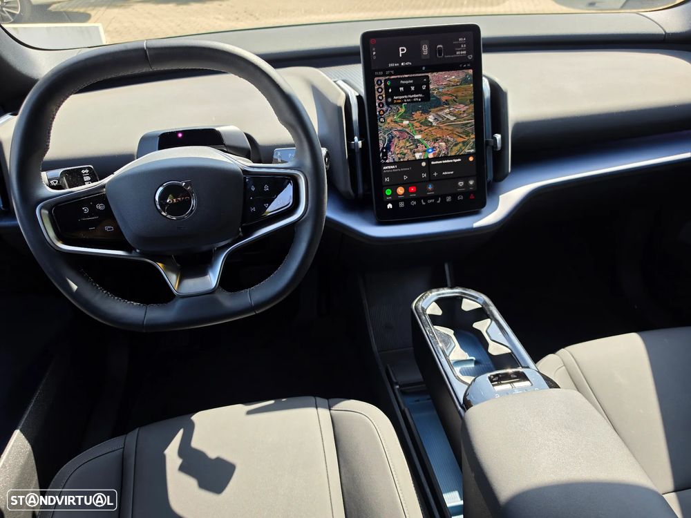 Volvo EX30 Single Motor Extended Range RWD Plus - 13