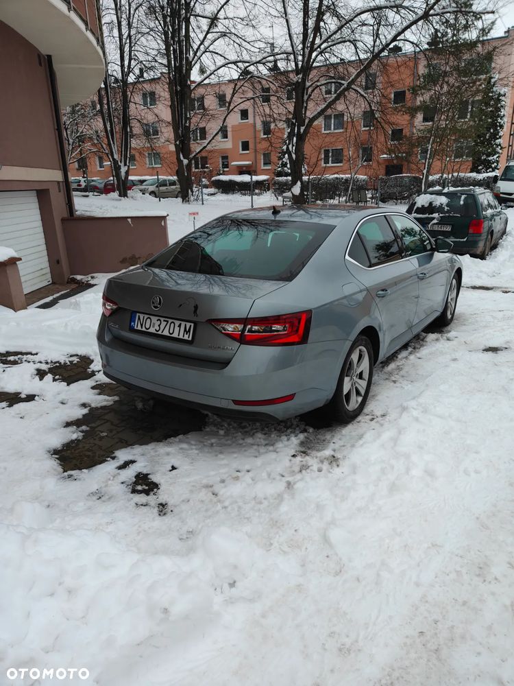Skoda Superb 2.0 TDI L&K DSG - 3