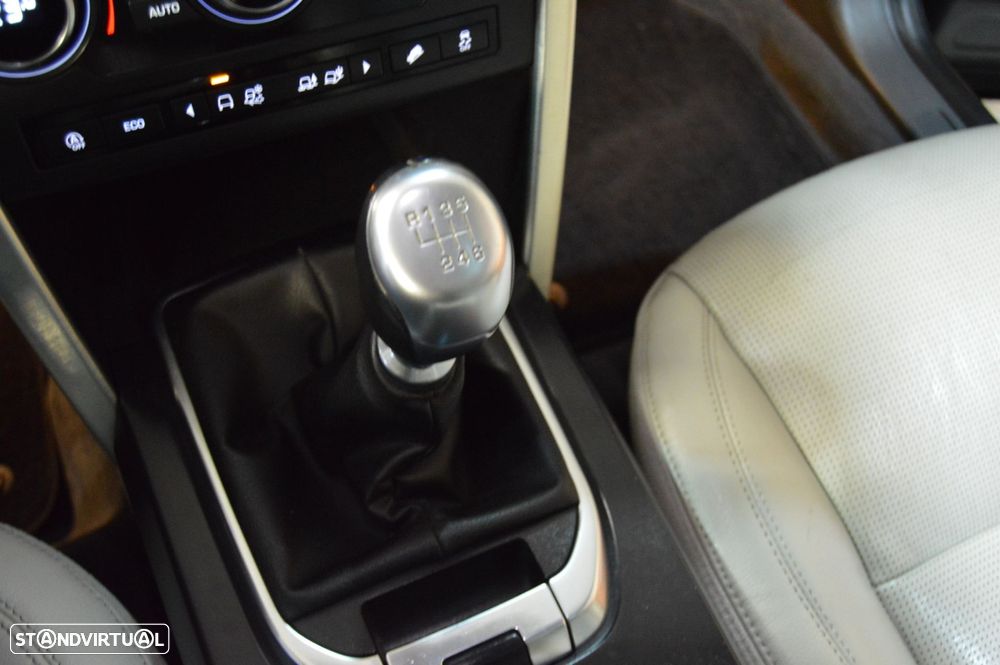 Land Rover Discovery Sport 2.0 TD4 HSE Luxury - 39