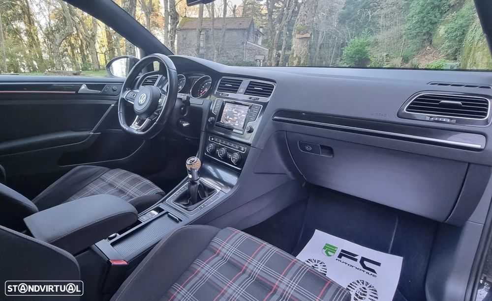 VW Golf 2.0 TSi GTi - 14