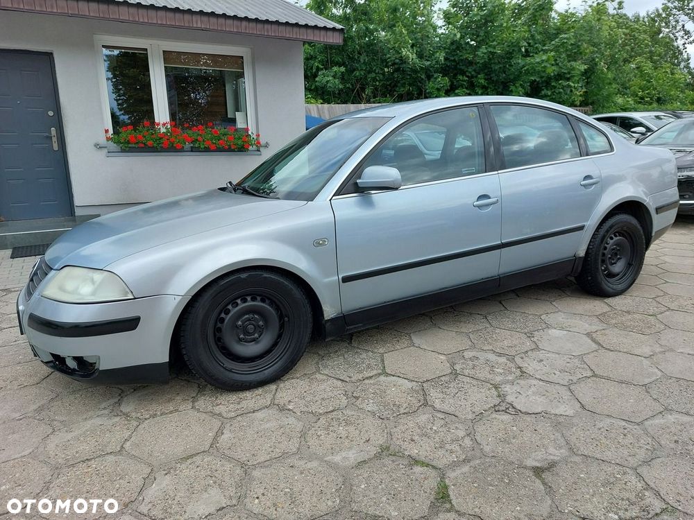 Volkswagen Passat - 4