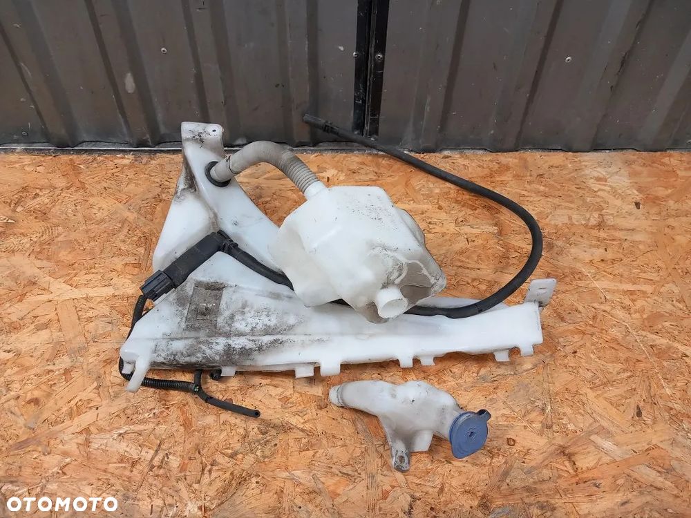 Zbiorniczek Spryskiwaczy Pompka Volvo S50 V50 2010r 31253149