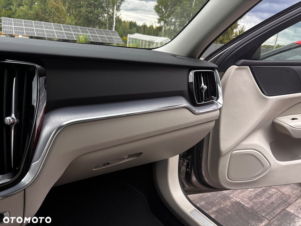 Volvo S60 T6 AWD Momentum Pro - 18