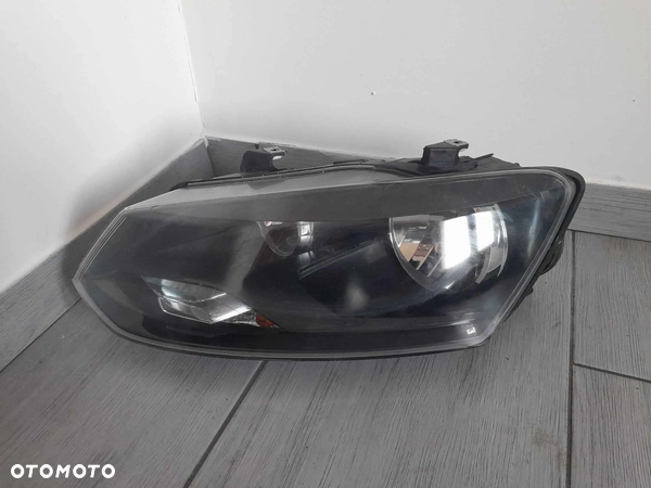 LAMPA PRZEDNIA LEWA PRZÓD VW POLO 6R 09-14 ORYGINALNA CAŁA