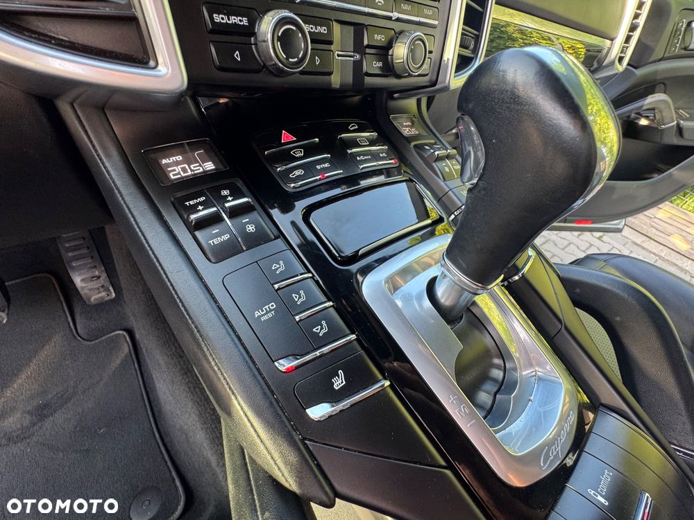 Porsche Cayenne - 20