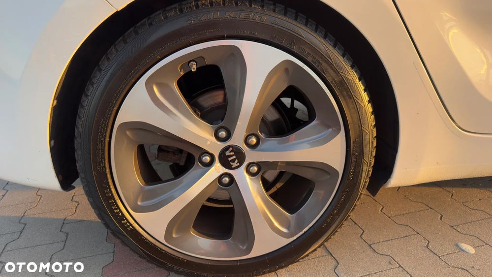Kia Carens 1.7 CRDi XL 7os - 8