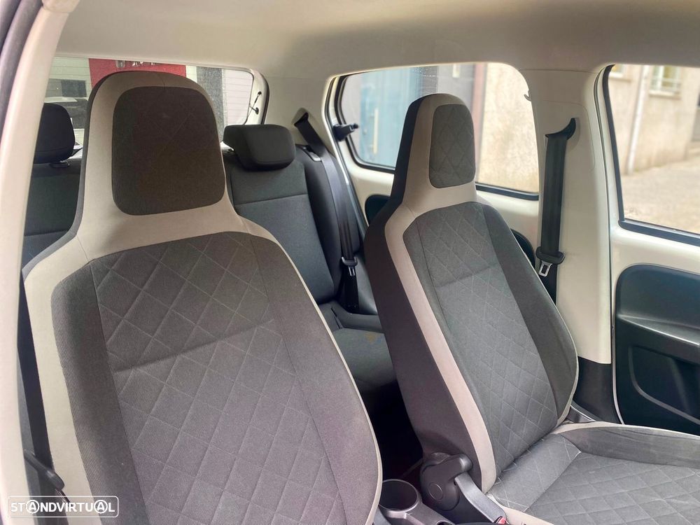VW Cross Up! 1.0 Auto - 16