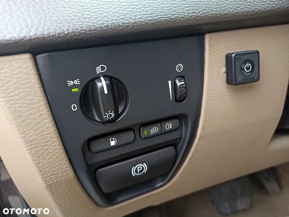 Volvo XC 90 3.2 Executive - 32
