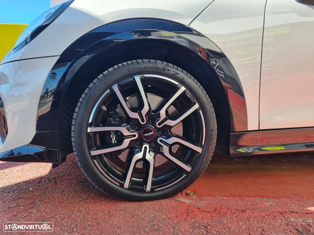 MINI 5 Portas Cooper Premium Plus JCW Auto - 5