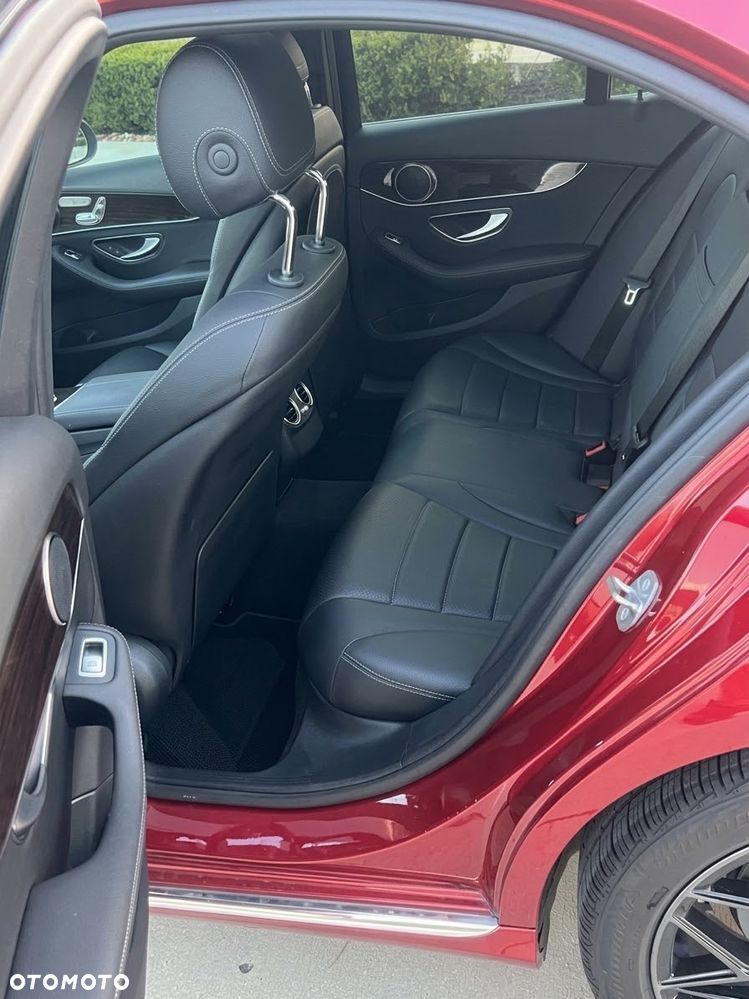 Mercedes-Benz Klasa C 300 9G-TRONIC - 12