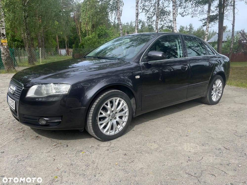 Audi A4 Limousine - 4