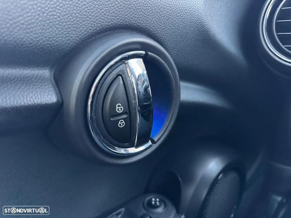 MINI 3 Portas One - 25