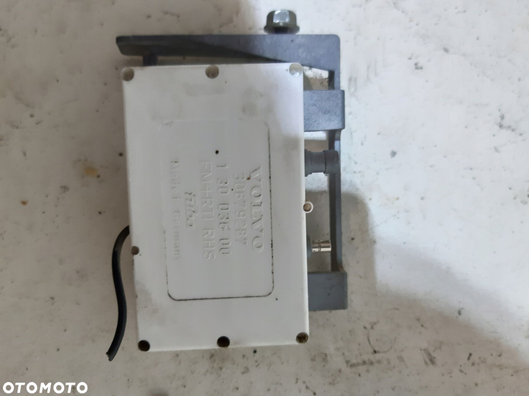VOLVO V70 II WZMACNIACZ MODUŁ ANTENY 30679287 - 1