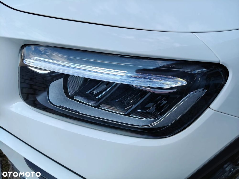 Mercedes-Benz GLB 200 d AMG Line 8G-DCT - 10