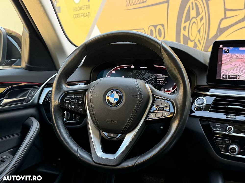 BMW Seria 5 530e Aut. Luxury Line - 12