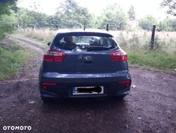 Kia Rio 1.2 Attract - 2