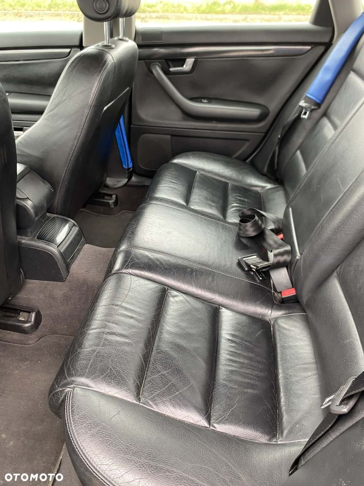 Audi A4 Limousine - 8