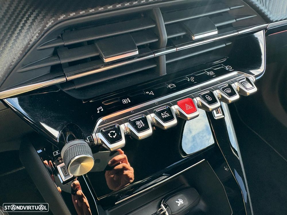 Peugeot 2008 BlueHDi 130 EAT8 GT - 12